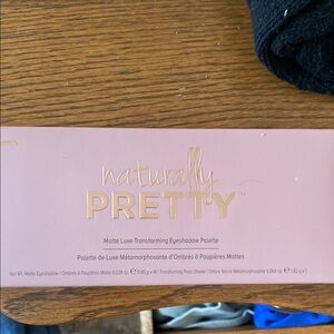 IT Cosmetics Naturally Pretty Eyeshadow Palette